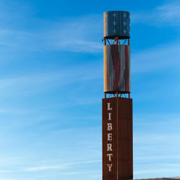 Spotlights Liberty Tower